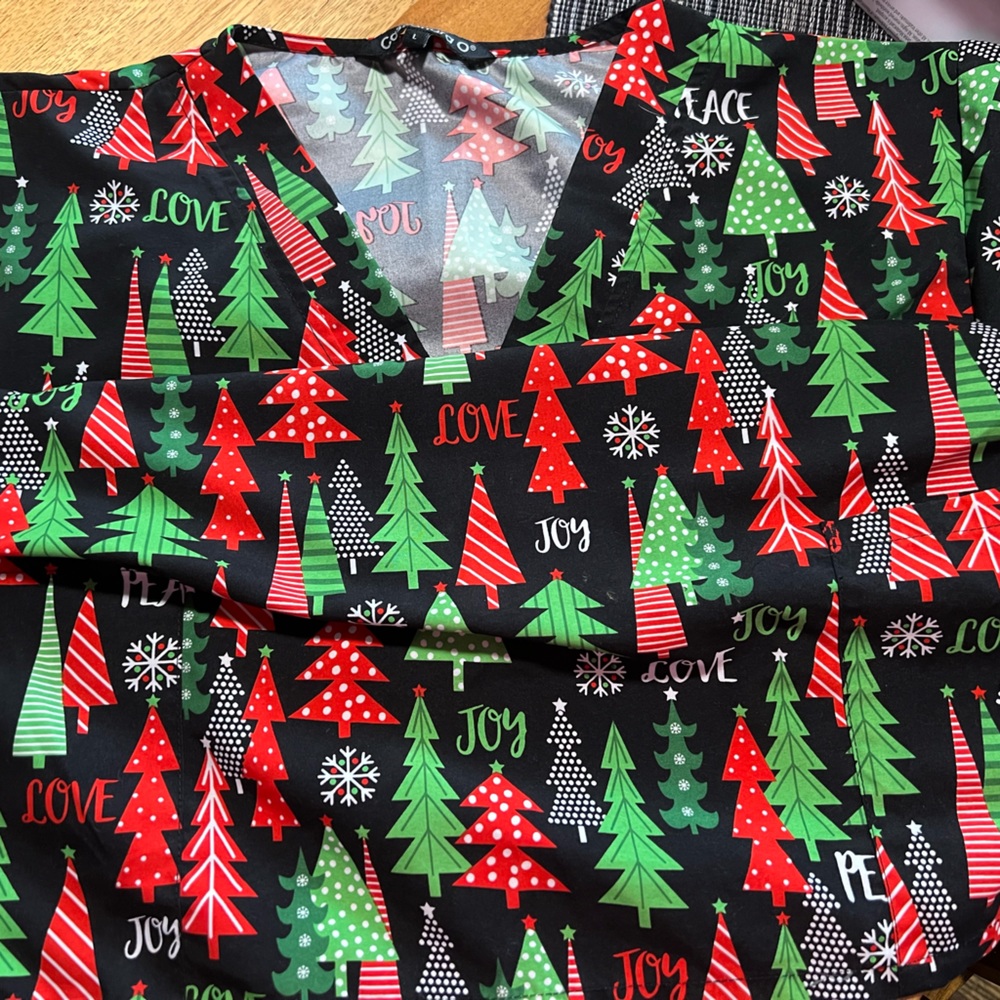 Women’s scrubs